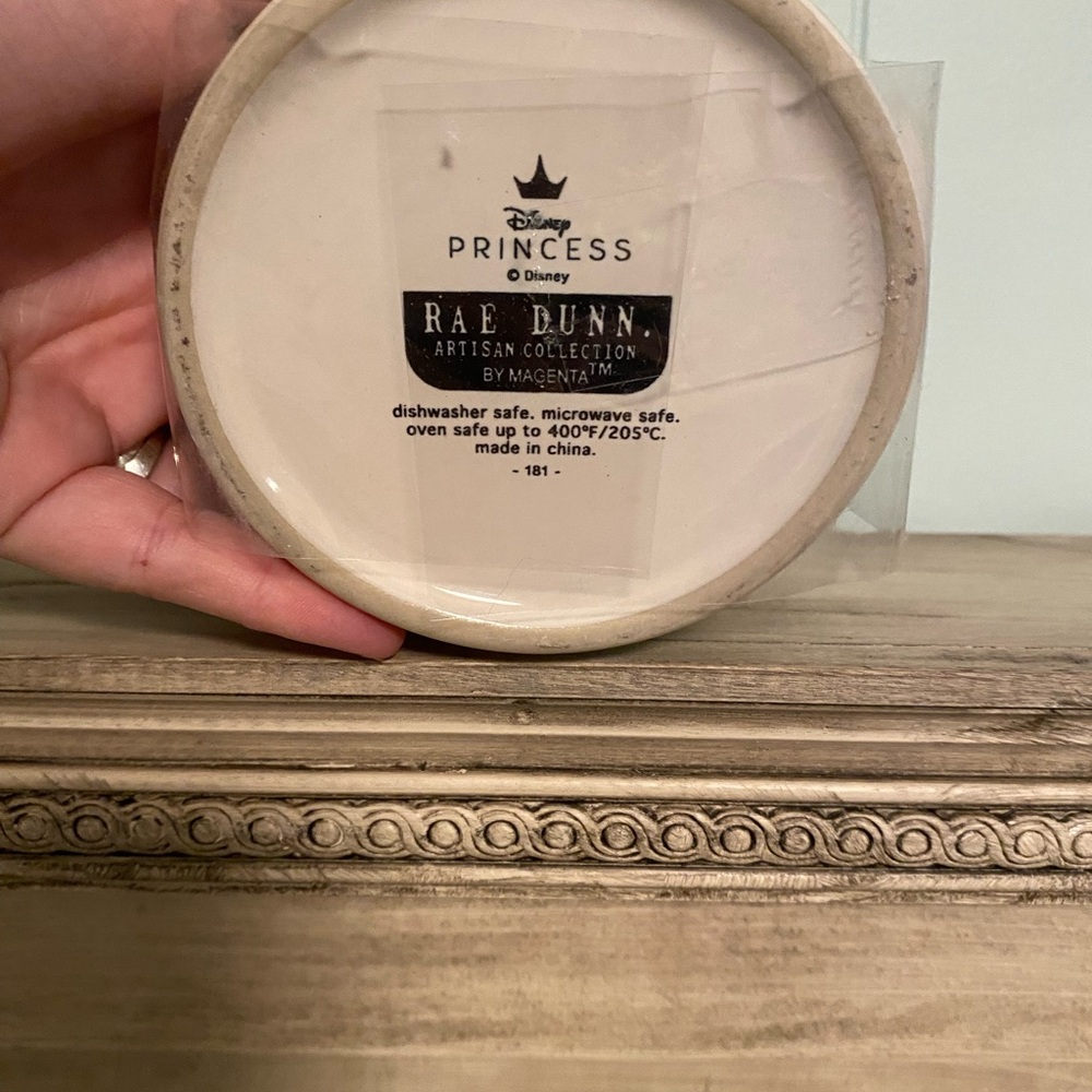 NWT Rae Dunn Disney Princess Dish with Cover - Picture 6 of 6